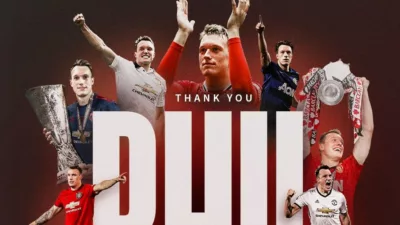Phil Jones tak lagi dipakai MU