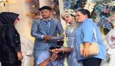 Mendadak, pengantin wanita kesurupan di pelaminan